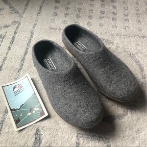 Kyrgies Low Back Slipper All Natural Molded Sole